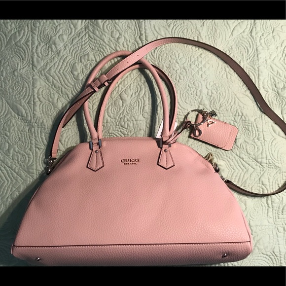 Guess Handbags - NWT❣️GUESS Purse